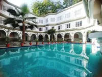 Grand Continental Hotel  - موقف سيارات