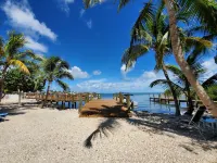 Captain Pip's Marina & Hideaway - Bãi biển