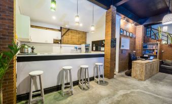 Nyuh Gading Home Stay