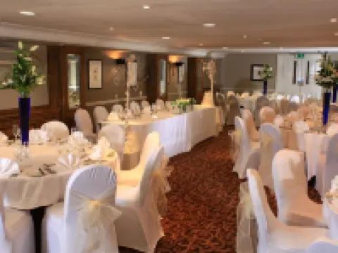 Plus Pinewood on Wilmslow Hotel Cheshire Hotels in Handforth