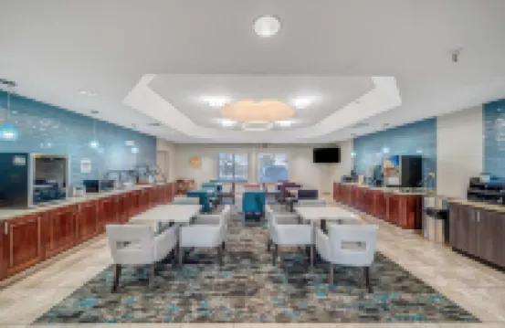 La Quinta Inn & Suites by Wyndham PCB Pier Park Area