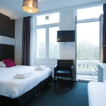 Hotel Vossius Vondelpark Hotels near Moco Museum
