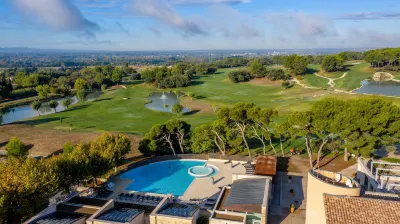 Madame Vacances Résidence Provence Country Club Hôtels à : Saumane-de-Vaucluse