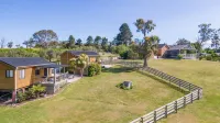 Hazelcreek Cottages - Villas