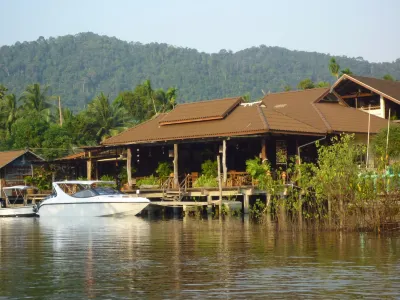 The Mangrove Hideaway Koh Chang Hotel dekat Koh Wai