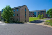 Queens's University Elms BT9