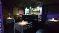La Maison - بار