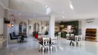 Omah Madam Bed & Breakfast Hotels in Banyumanik
