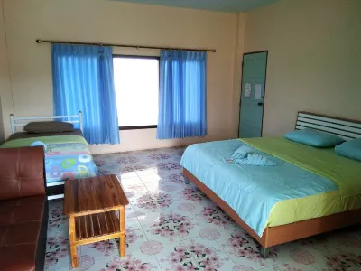 Peace Pool Resort Hotel a 