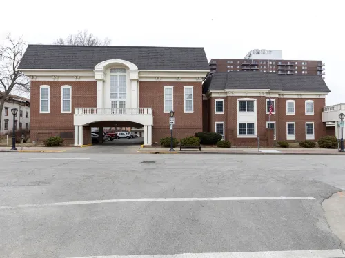 Mansion View Inn & Suites