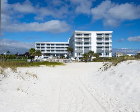 SpringHill Suites Pensacola Beach Отели рядом с достопримечательностью «Pensacola Beach Gulf Pier»