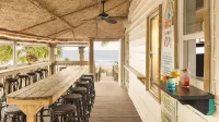 Surfside Beach Oceanfront Hotel - bar