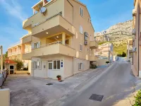 Apartments Zelic Tucepi Hotels in Tucepi