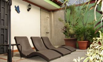 Hotel la Guaria Inn & Suites
