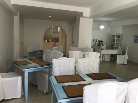 Ifestia Hotel Отели рядом с достопримечательностью «Древняя Тира»