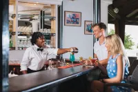 Coyaba Beach Resort - bar