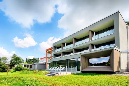 Seehotel am Stausee Отели в г. Роммерсхайм