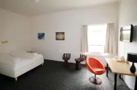 Höfn Inn Guesthouse Hotel dekat Hofn Swimming Pool