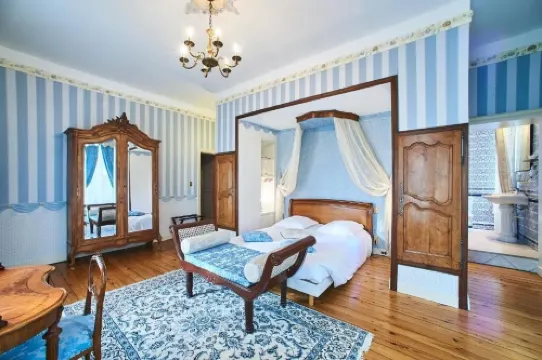 흘레 뒤 사일런스 샤토 드 라 리셰리