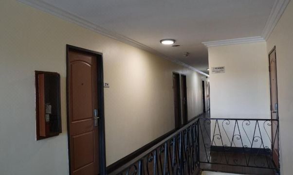 4. 홀리 크레스트 ..