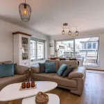 Huswell - Centrally Located Apartment with Sunny Terrace