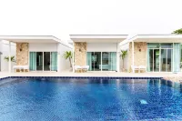 Vela Villa Cha-am - Beach