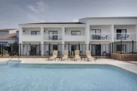 Courtyard Dallas Addison/Midway - Pools