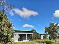 Chalés Recanto da Baleia Hotels near Capital da Chapada dos Veadeiros