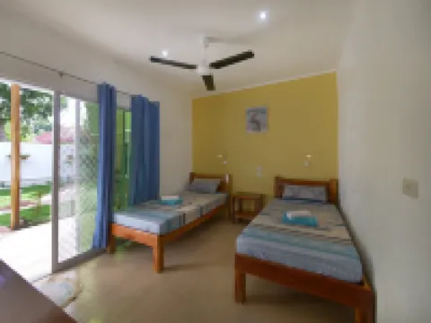 アロナ ゲッコー イン