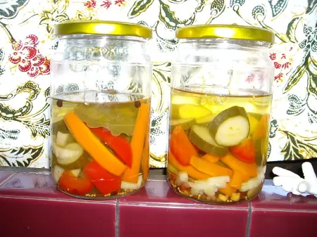 Milk-ya Women-Only Guest House Отели рядом с достопримечательностью «Lazor Garden Alivila Cristea Church»