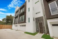 Newly Built Modern 3 Bedroom Houston Home