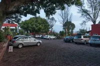 Villa San Jose Hotel & Suites - parking