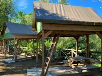 Hostel & Glamping Santa Fortunata Отели рядом с достопримечательностью «Пляж Леонеллис»