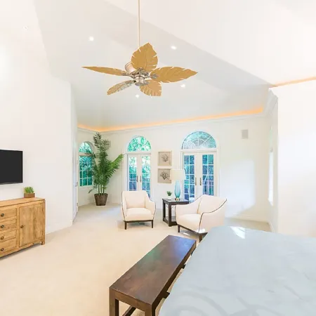 Waterfront Pink House with Private Dock & Pool Hotele w: Captiva