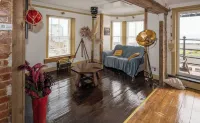 Quirky Apt - Sleeps 6 - Coastal Area - Parking Hotels in Youghal