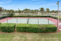 Oceanfront Pool Beach Gear Tennis Smart TVs Hotels in Crescent Beach