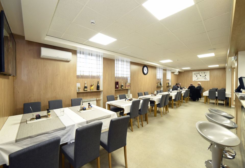 5. 호텔 오리엔트 ..