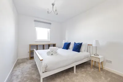 JOIVY Stunning 2-Bed Flat W/ Free Parking Hôtels à : Slateford