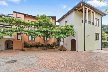 Stylish Condo in the Heart of Las Catalinas with Vibrant Design & Exclusive Beach Club Access