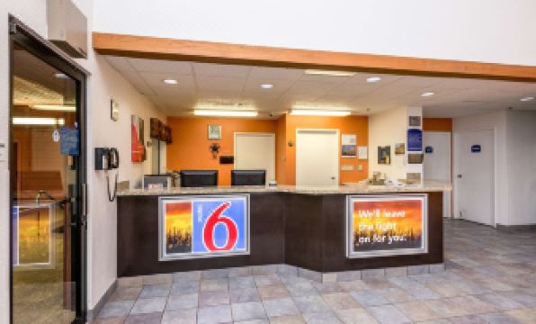 Motel 6-Waterloo, IA - Housity