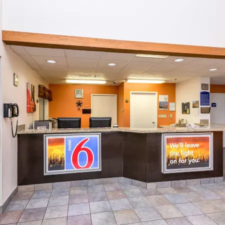 Motel 6 Waterloo, IA