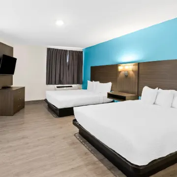 Howard Johnson by Wyndham Thunder Bay Hotels near Current River Arena