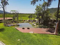 Casa de Vidro Alto Padrão - Hospedar Com Propósito Hotels near Lagoinha do Leste Beach
