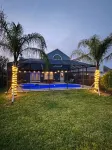 Pool, Spa and Game Room for Family Fun - Beautiful Tropical Oasis فنادق في Palm Valley