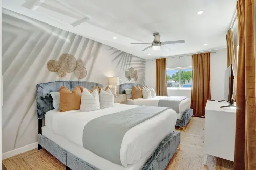 Luxury Oasis W/ Htd Pool ~ 10min to Beach, Game Room & Fire Pit