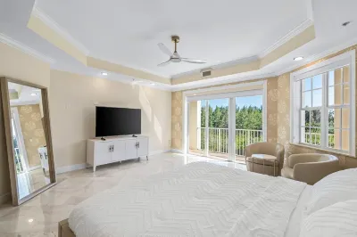 LUXURY 4-Ensuites Beach condo in Jupiter 100 Yards to Ocean!Ocean Views!