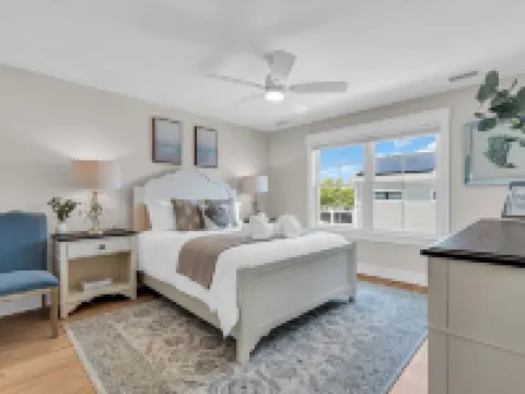 1 block to beach, Beach Equipment, Linens + Towels, 8 beach badges Hotels near Seaside Park