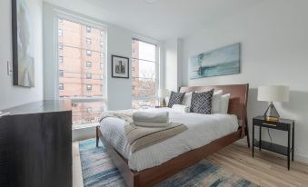 Sun-Drenched 3Br Loft with Outdoor Space Near NYC