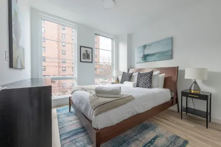 Sun-Drenched 3Br Loft with Outdoor Space Near NYC Отели рядом с достопримечательностью «Технологический институт Стивенс»