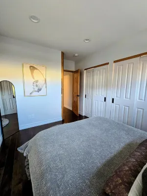 Beautiful and unique 1 bedroom home close to downtown with hot tub!